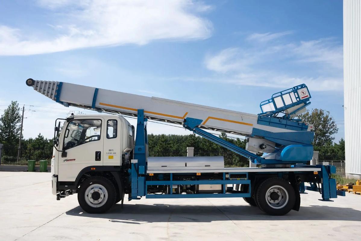 三乡镇云梯上料车租赁费用