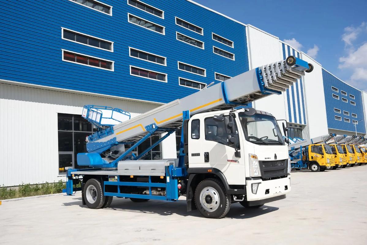 三乡镇出租云梯车高空作业车 建筑垃圾搬运