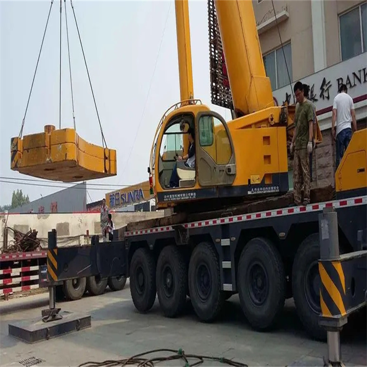 三乡镇当地吊车出租|机器吊装|75吨|工厂搬迁服务